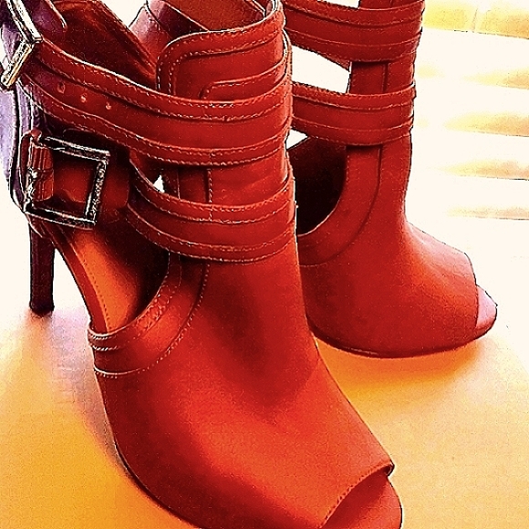 Michael Kors Shoes - New price drop!!  Michael kors Lawson shoes open toe shooties sz 6.